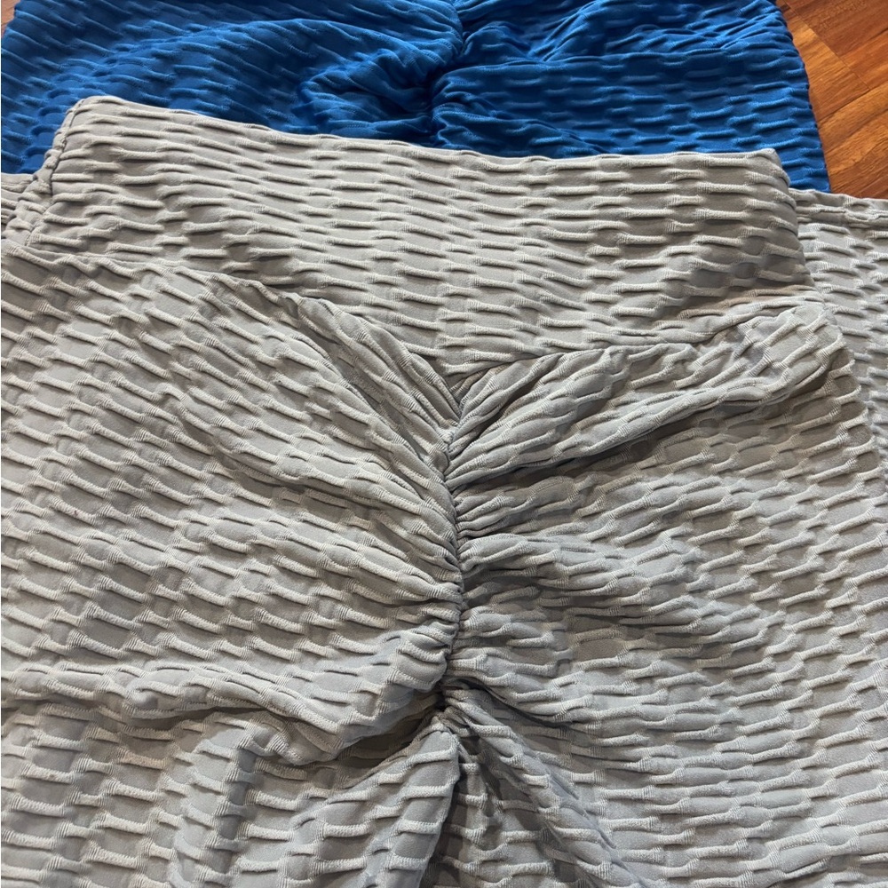 2 Women’s scrunch pants size large - Picture 2 of 4